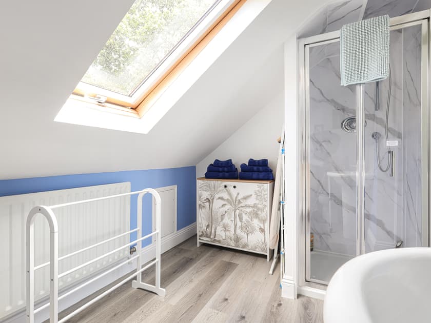 Bathroom | Four Oaks, All Berkshire