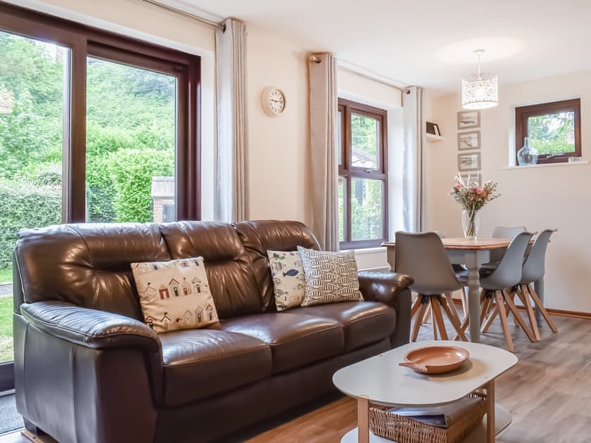 Living room/dining room | Hey Ho Cottage, Whitby