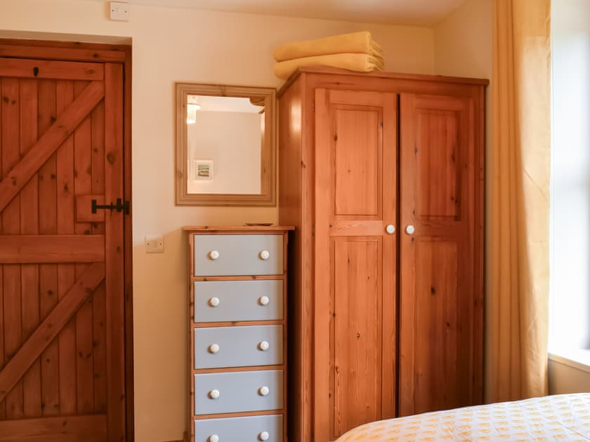 Twin bedroom | Hey Ho Cottage, Whitby