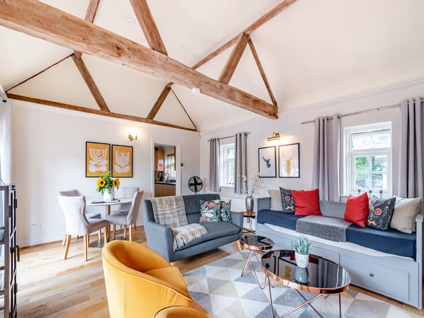 Living room/dining room | The Pool House - Whitmoor Farm, Woking, near Guildford