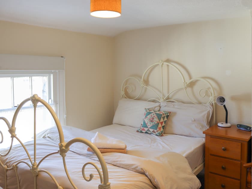 Double bedroom | Crescent Cottage, Newtown