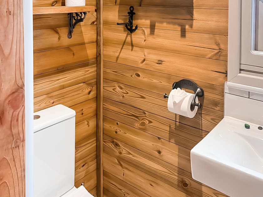 Bathroom | Ty’r Bugail Shepherds Hut, Tal Y Bont, near Barmouth