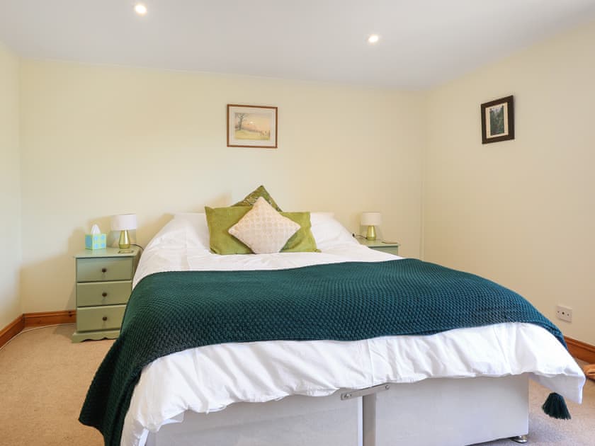 Double bedroom | Bramblefield Cottage, All Berkshire