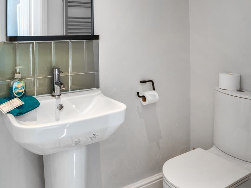 Bathroom | Church View Apartment - Spire & Church View, Bridlington