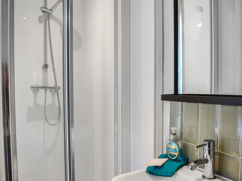 Bathroom | Church View Apartment - Spire & Church View, Bridlington