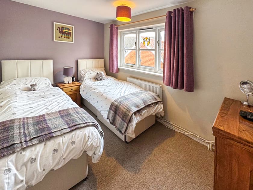 Twin bedroom | Hill House, Snape