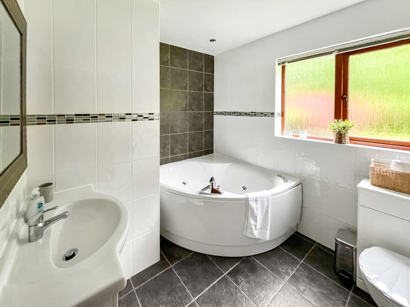 Bathroom | Foxglove Cottage 1 - Foxglove Cottages, Drymen
