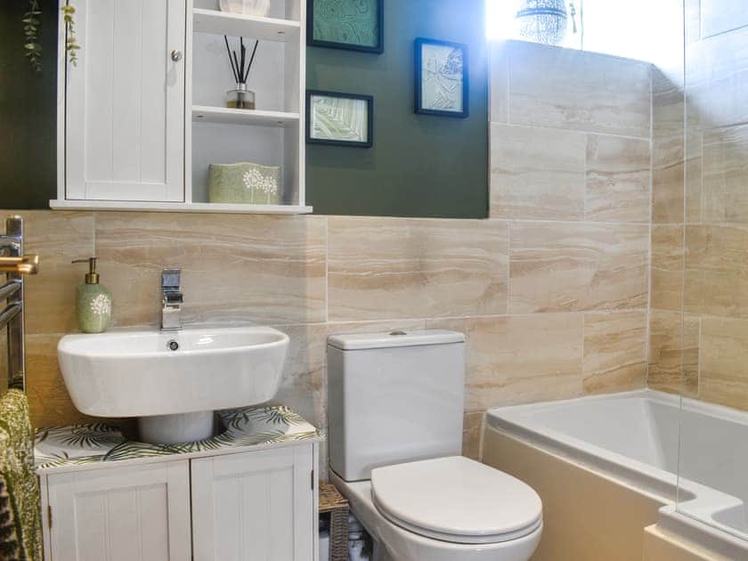 Bathroom | Ewes Leap, Airton