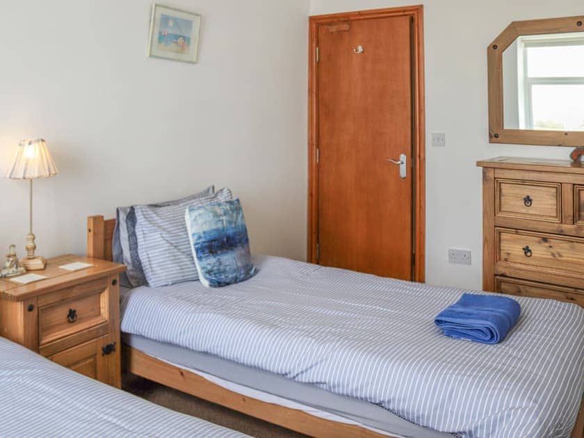 Twin bedroom | Waves - Wendon Holidays, Caernarfon