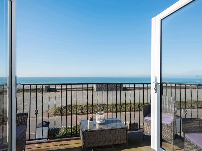 Balcony | Waves - Wendon Holidays, Caernarfon
