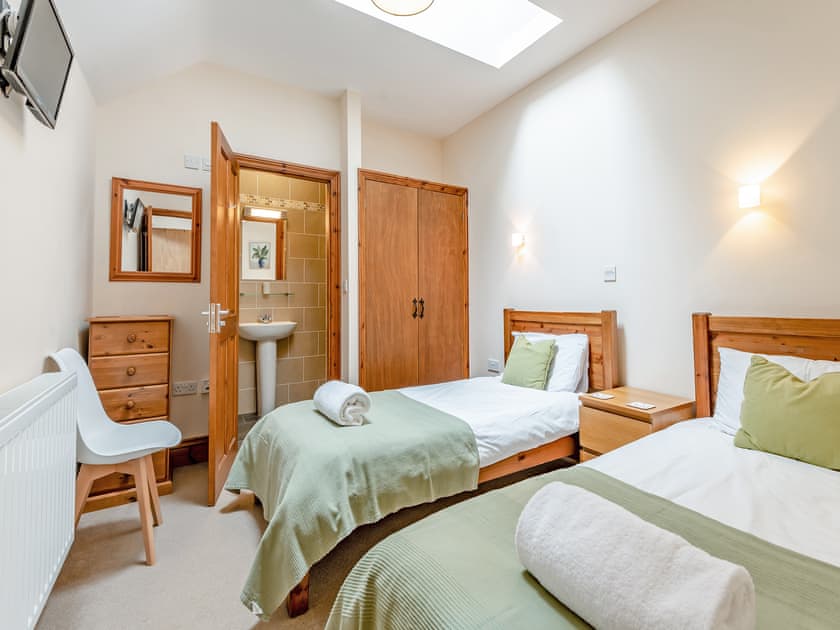 Twin bedroom | The Victorian Barn- Leopold - The Victorian Barn, Blandford Forum