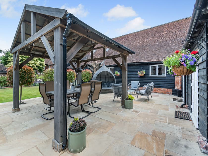Sitting-out-area | The Barn - Whitmoor Farm, Woking, near Guildford