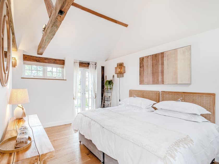 Double bedroom | Weston Cottage - Whitmoor Farm, Woking, near Guildford