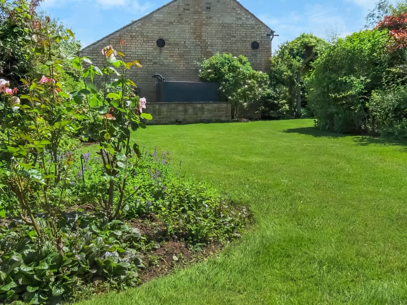 Exterior | Barn Owl Cottage, Offchurch, near Leamington Spa