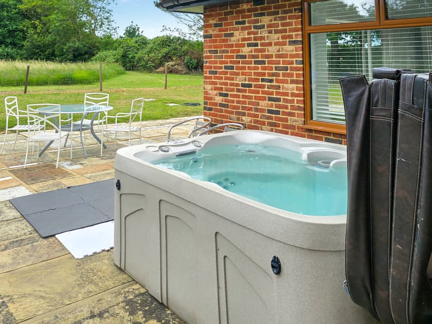 Hot tub | Belt Annexe, Writtle, near Chelmsford