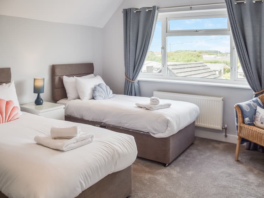 Twin bedroom | Beach Escape, Bacton