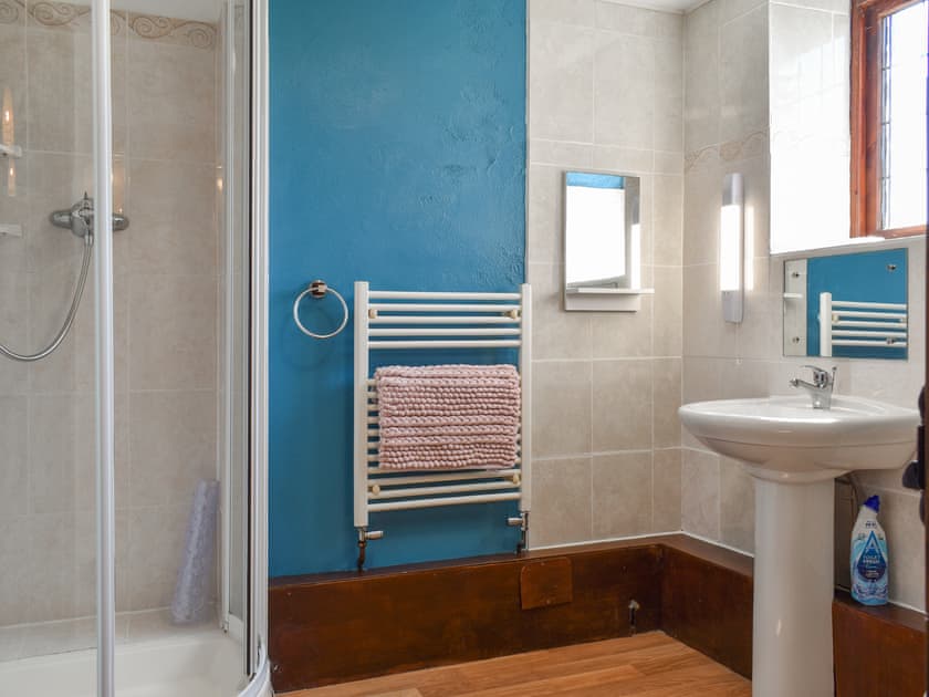 Bathroom | Byre Cottage - Liskeard Retreats, Liskeard
