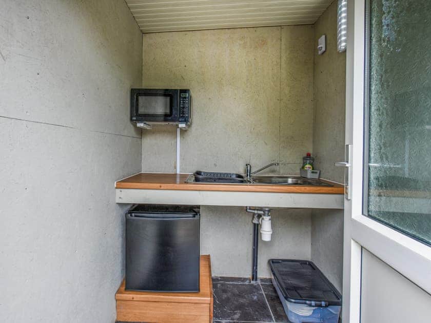 Kitchen | The Owl Pod - Glampio Cae Pella, Welshpool
