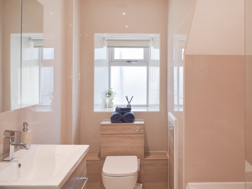 Bathroom | High Wardneuk, Monkton, near Prestwick