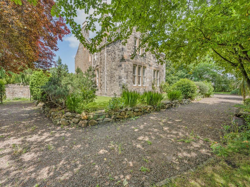 Exterior | Winfields Manor, Prestonpans