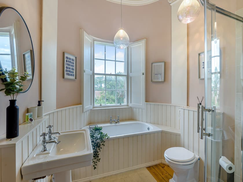 Bathroom | Winfields Manor, Prestonpans