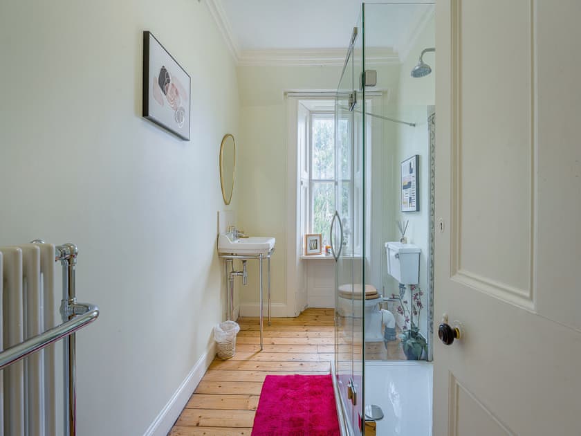 Bathroom | Winfields Manor, Prestonpans