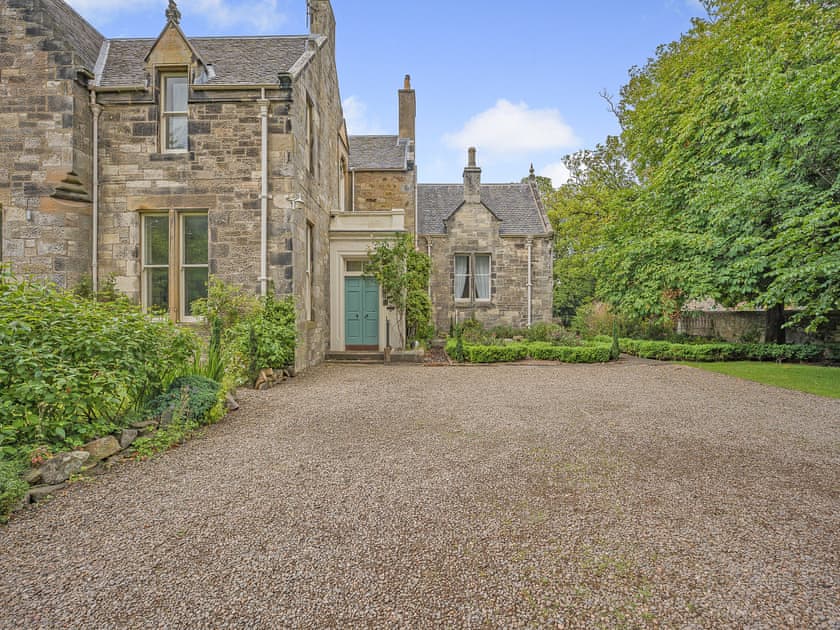 Exterior | Winfields Manor, Prestonpans