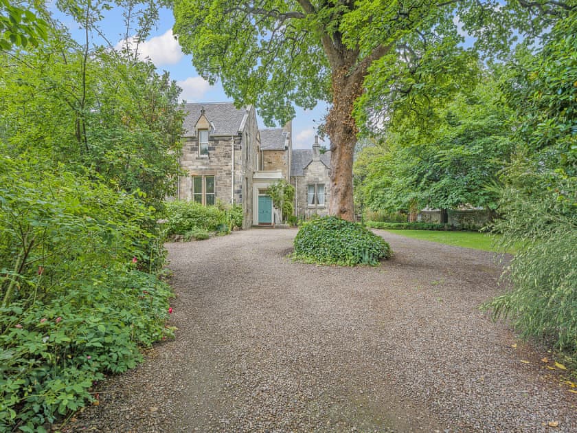 Exterior | Winfields Manor, Prestonpans