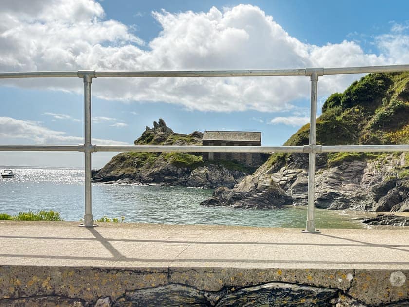 Surrounding area | Charlie Wilcox Cottage, Polperro