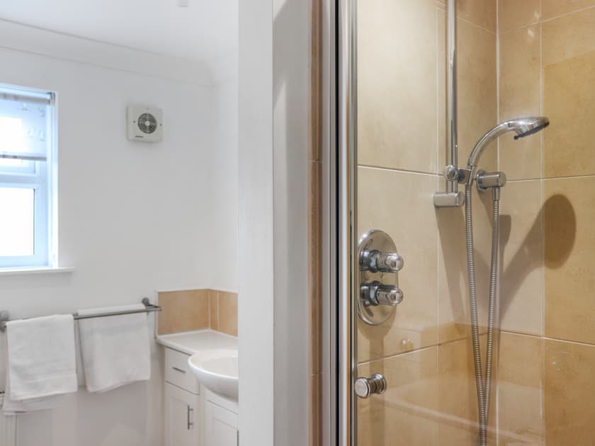 Bathroom | Dolphin, Trearddur Bay