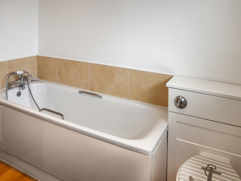 Bathroom | Dolphin, Trearddur Bay