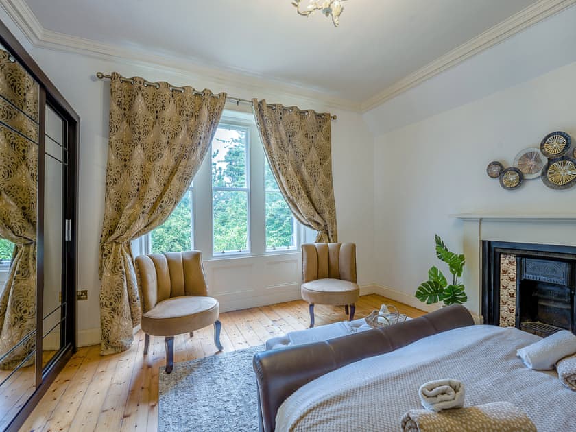 Double bedroom | Winfields Manor, Prestonpans