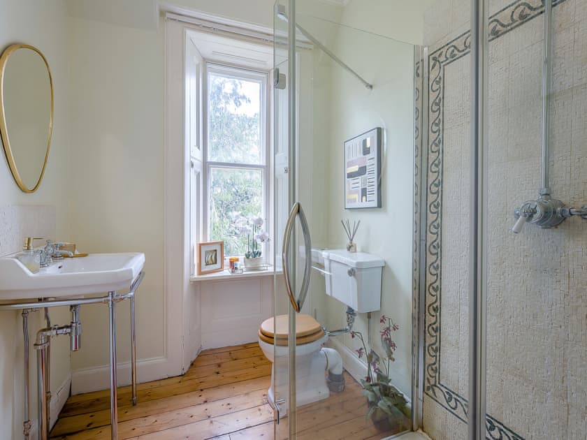 Bathroom | Winfields Manor, Prestonpans