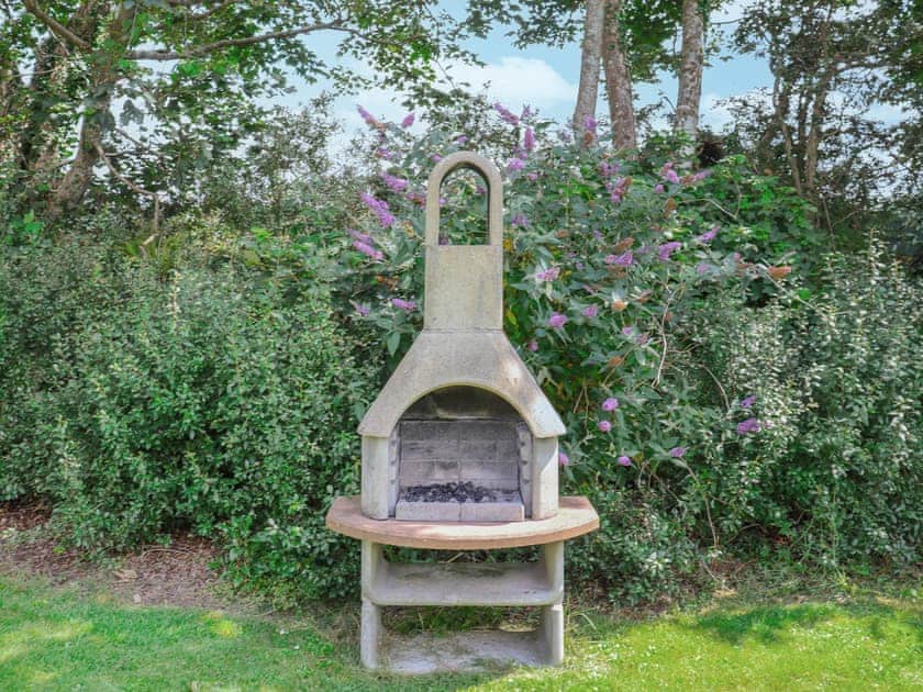 Outdoor eating area | Piggery - The Long Barn, Fishguard