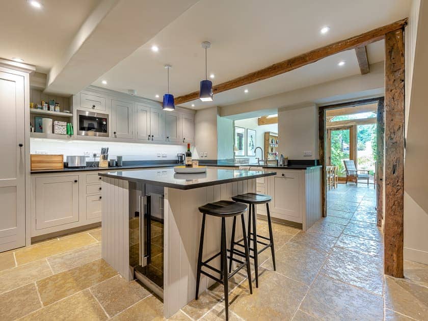Kitchen | Kings Cottage South - Kings Cottages Holidays, Salisbury