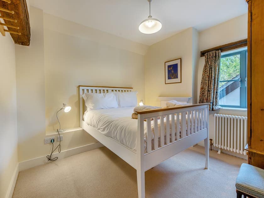Double bedroom | Kings Cottage South - Kings Cottages Holidays, Salisbury