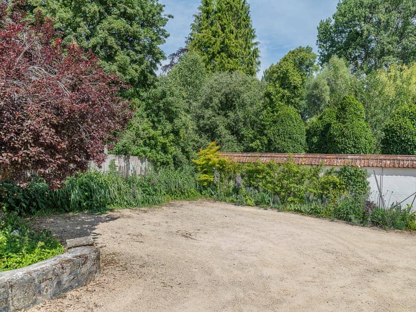 Parking | Kings Cottage South - Kings Cottages Holidays, Salisbury