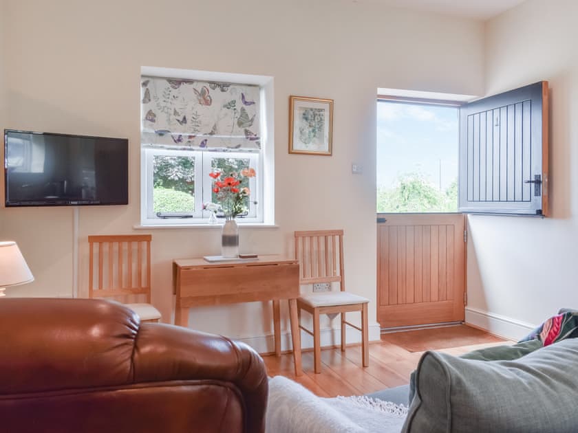 Open plan living space | Phesant Pens - Pheasant Pens 1 - Pheasant Pens, Llandenny, near Usk