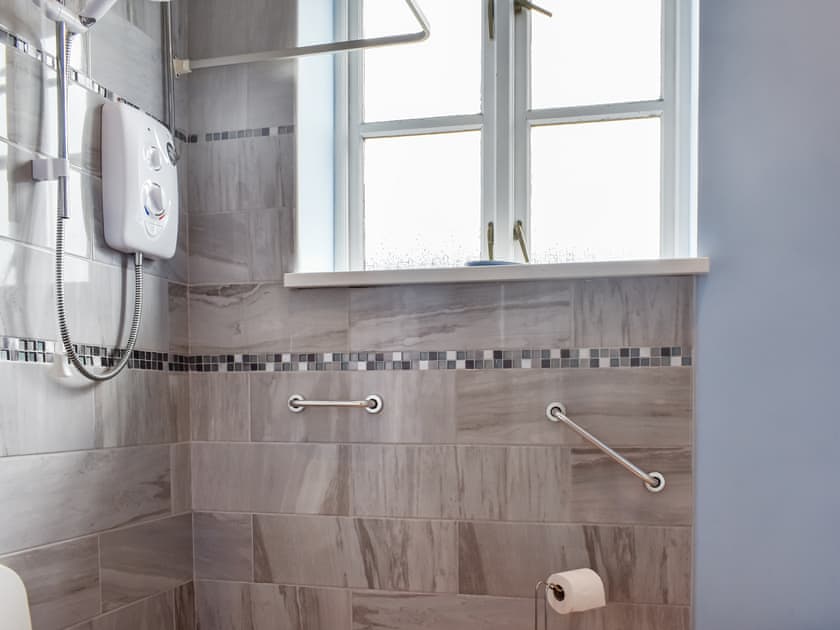 Bathroom | Phesant Pens - Pheasant Pens 1 - Pheasant Pens, Llandenny, near Usk