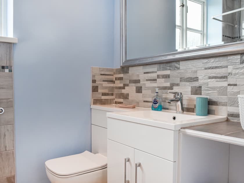 Bathroom | Phesant Pens - Pheasant Pens 1 - Pheasant Pens, Llandenny, near Usk