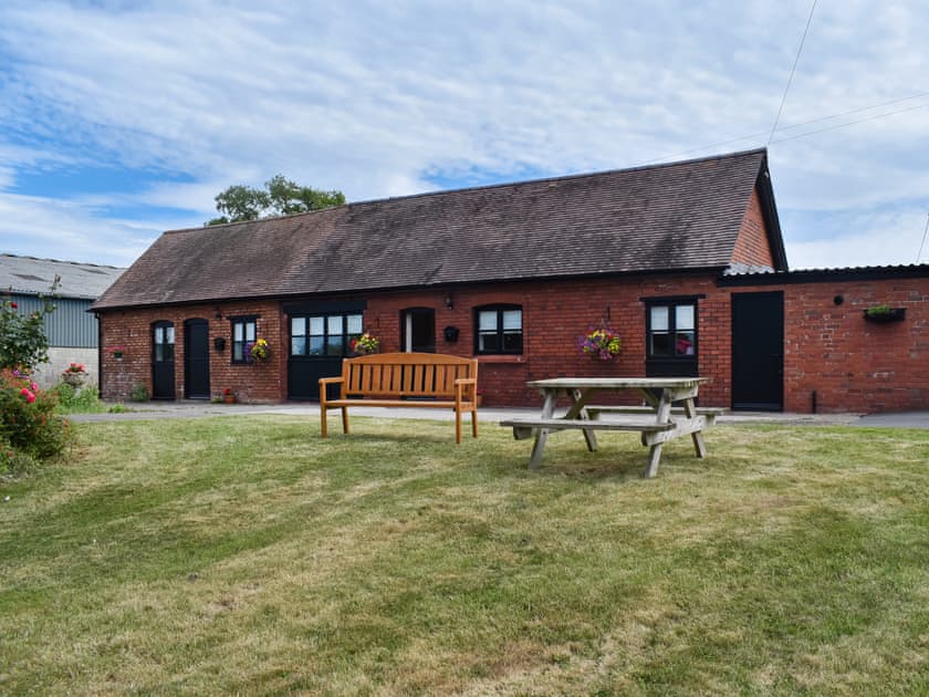 Exterior | Phesant Pens 2 - Phesant Pens, Llandenny, near Usk