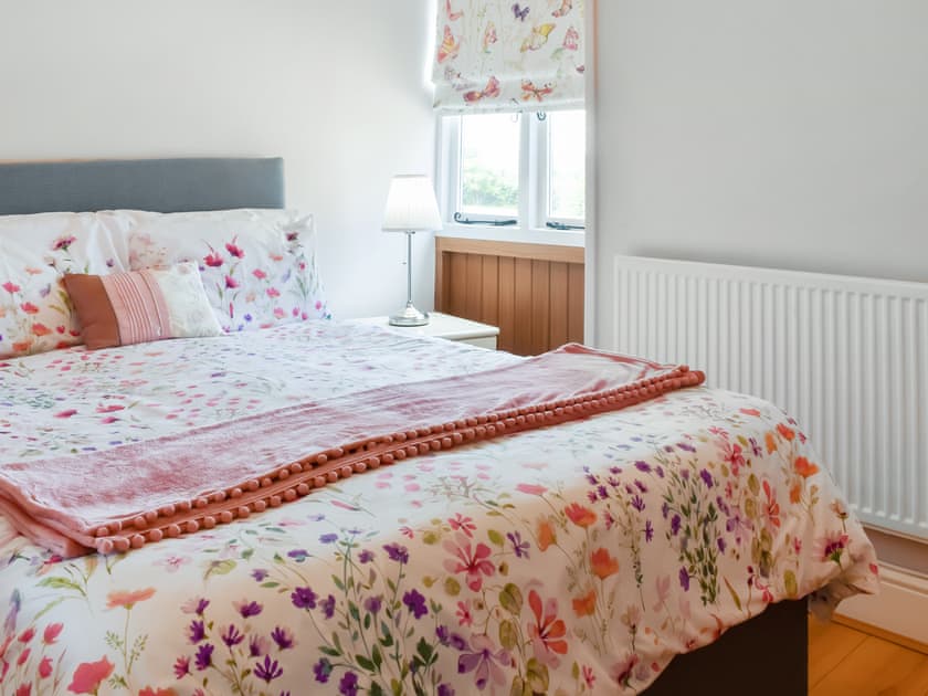 Double bedroom | Phesant Pens 2 - Phesant Pens, Llandenny, near Usk