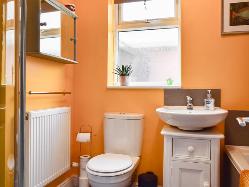 Bathroom | Pinecote, Bottesford