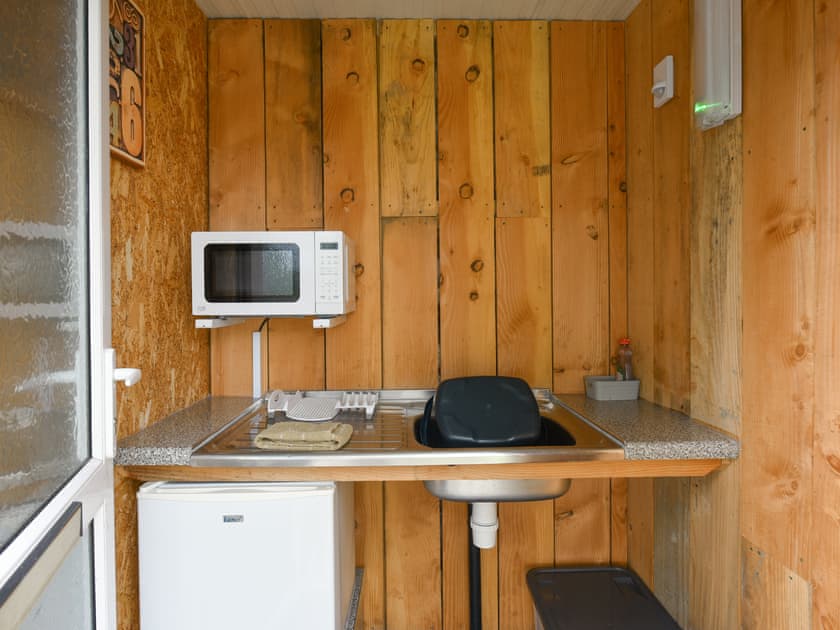 Kitchen | The Hedgehog Pod - Glampio Cae Pella, Welshpool