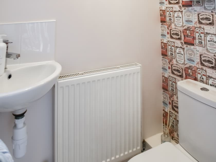 Bathroom | Beachman’s Cottage, Great Yarmouth