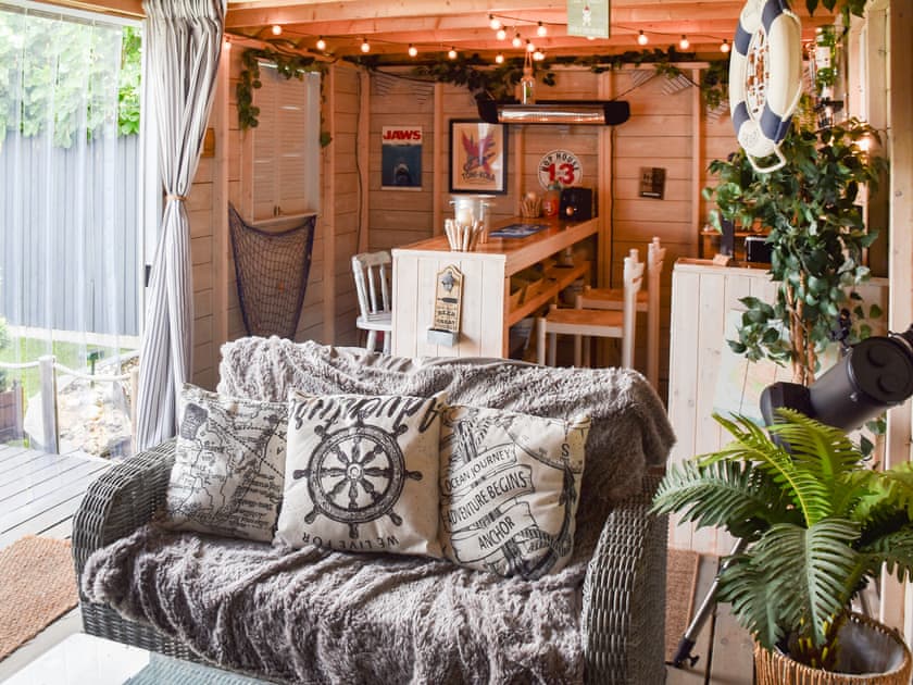 Sitting-out-area | Beachman’s Cottage, Great Yarmouth