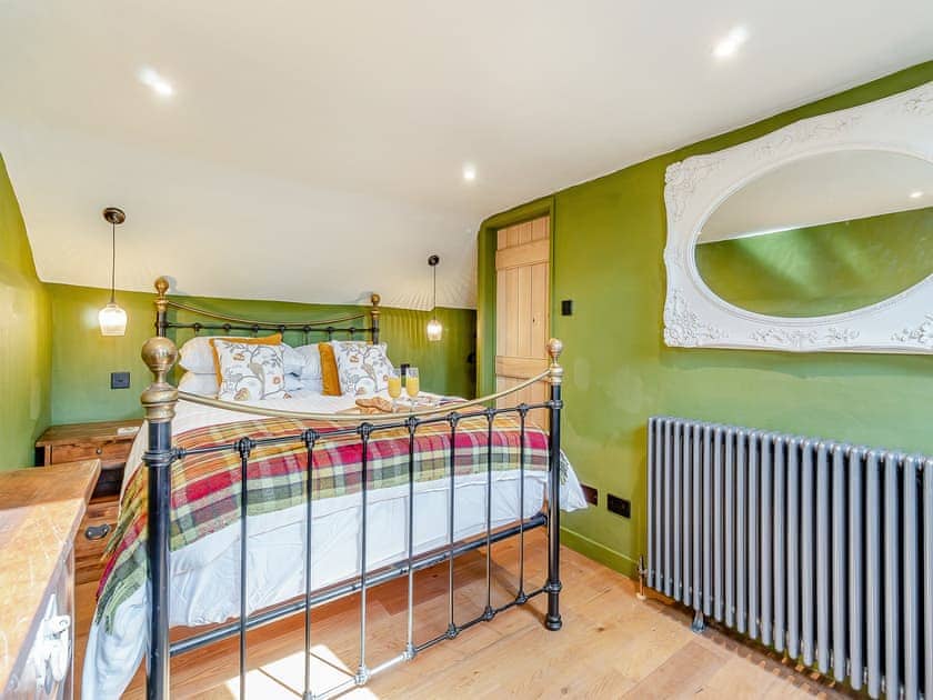 Double bedroom | Queens Barn, Wortham, near Diss