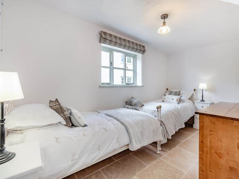 Twin bedroom | Queens Barn, Wortham, near Diss