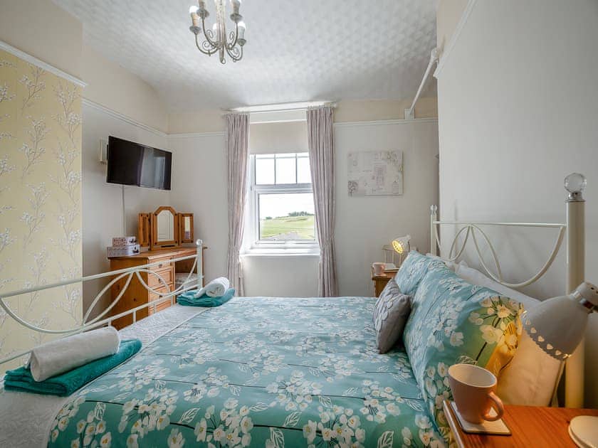 Double bedroom | Hyfrydle, Llandudno