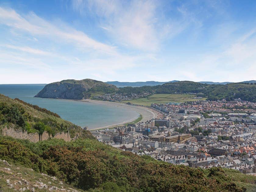 Surrounding area | Hyfrydle, Llandudno